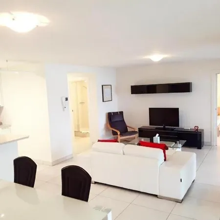 Modern Apt 605 Locarno