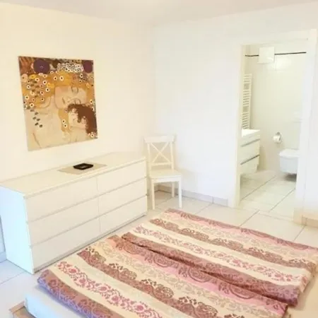 Modern Apt 605